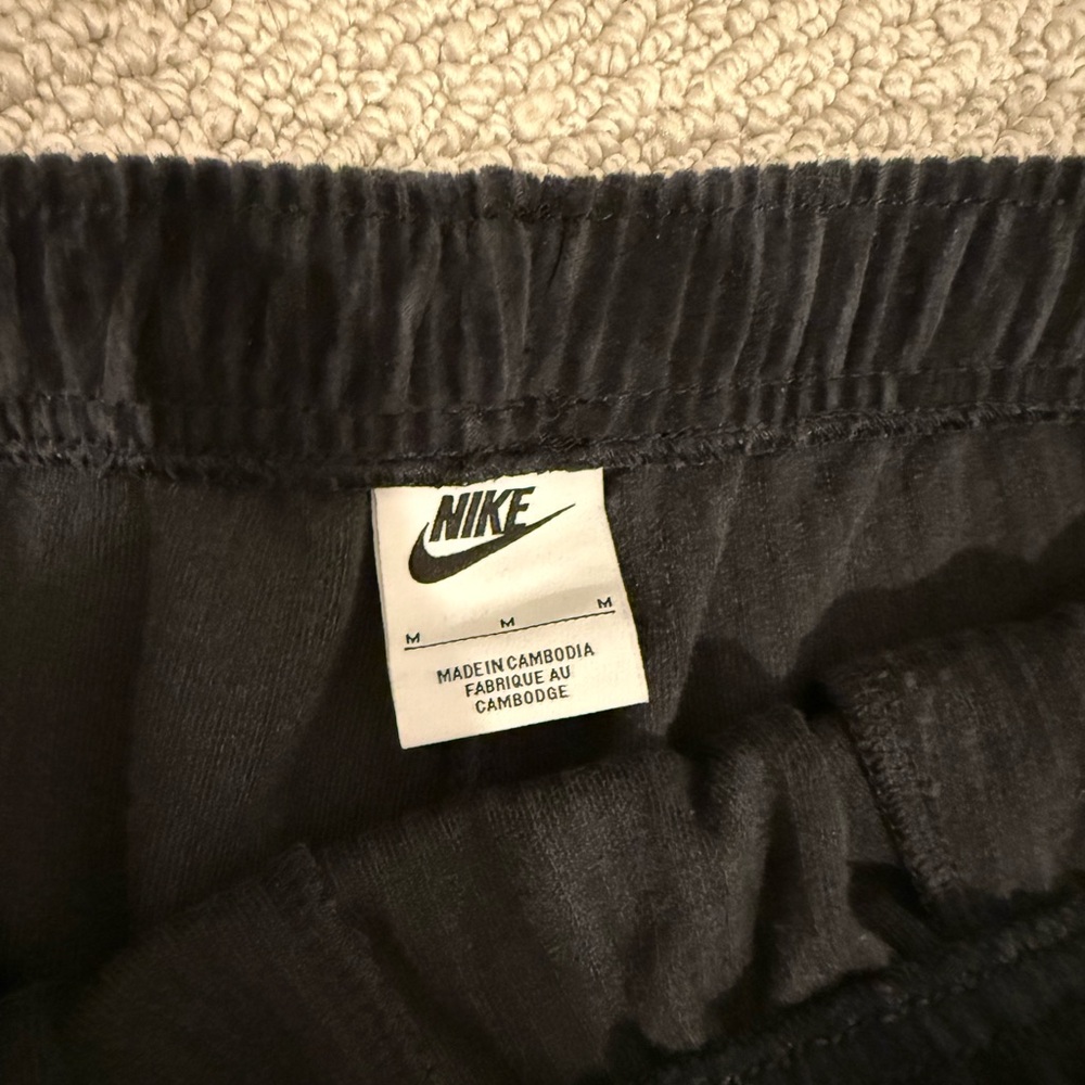 Nike Women's Black Wide Leg Pants - Picture 3 of 5